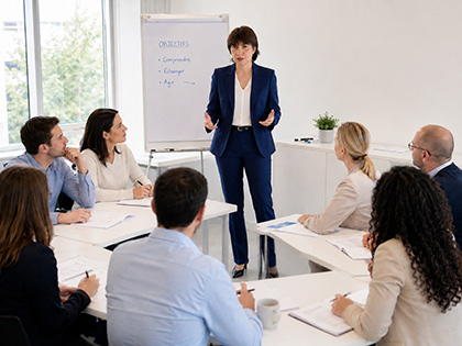 Véronique de Luca lors d'une session de formation